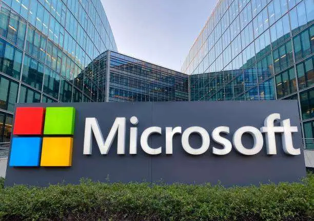 Microsoft Outage: Flights, Markets, Hospitals, and Banks Impacted